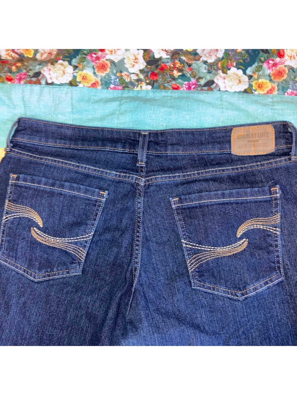 Levi's Signature True Straight Dark Wash Jeans Size 12 W31 Woman’s Classic Denim - Picture 6 of 8
